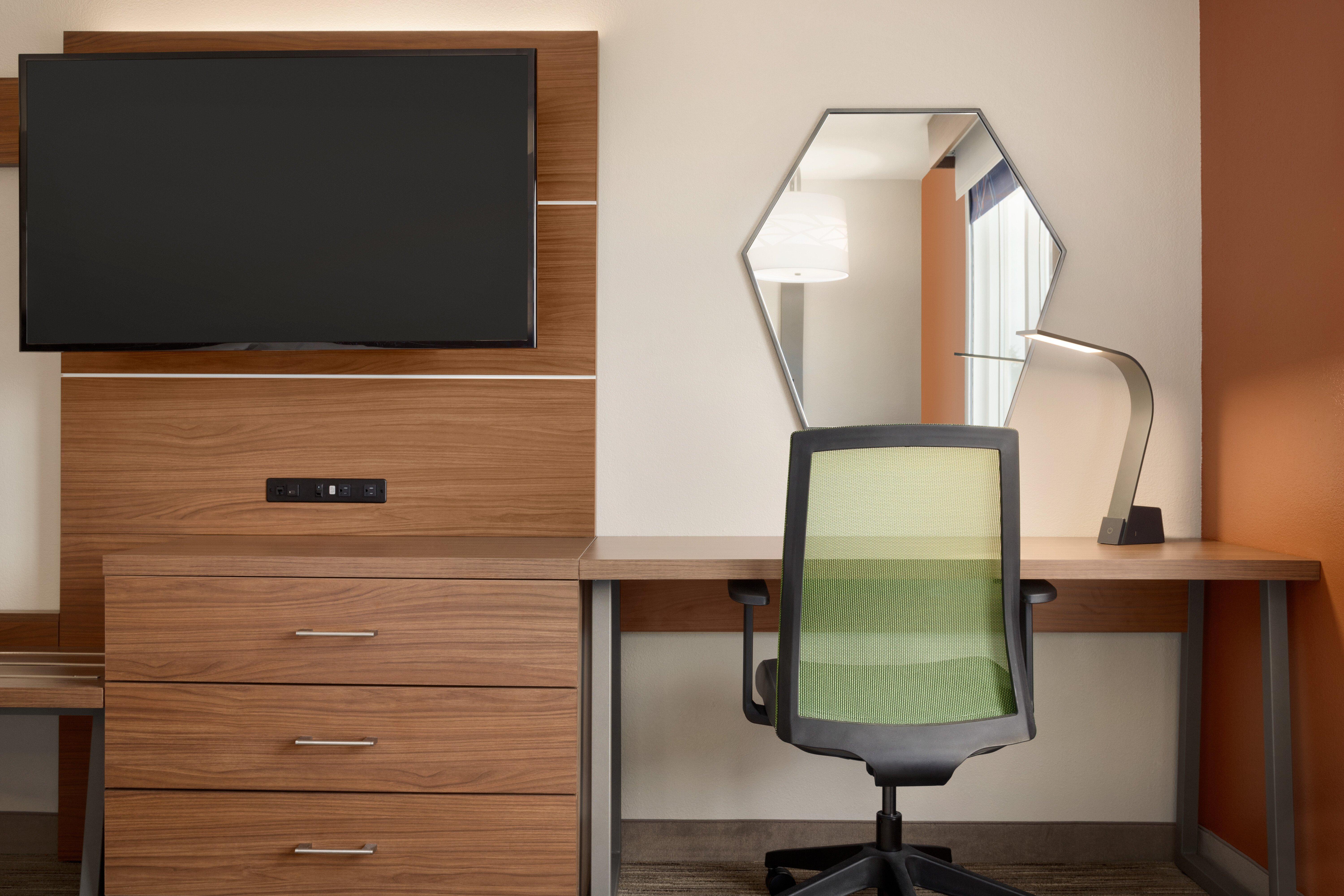 Holiday Inn Express Hotel & Suites Auburn - University Area By Ihg Exterior photo
