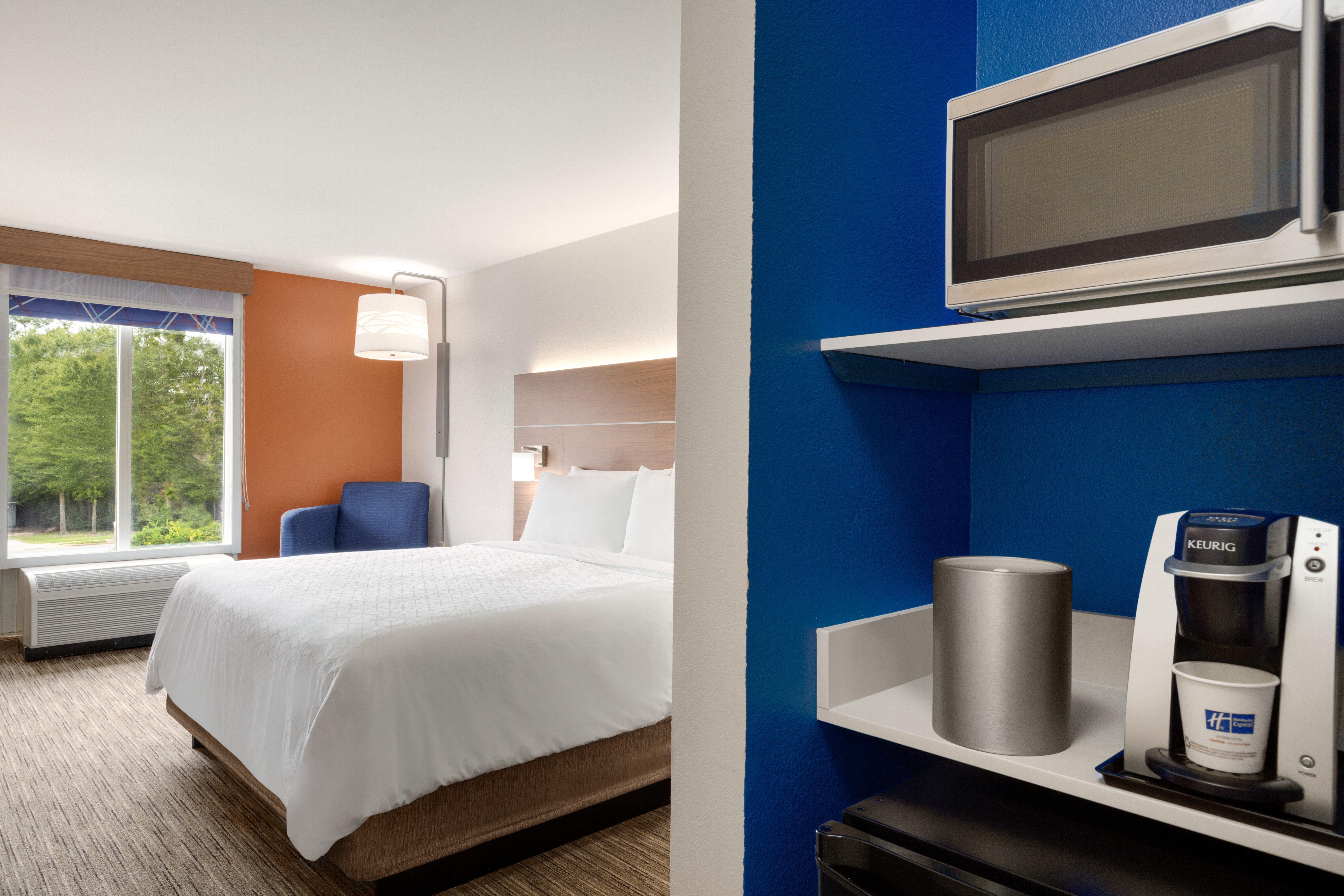 Holiday Inn Express Hotel & Suites Auburn - University Area By Ihg Exterior photo