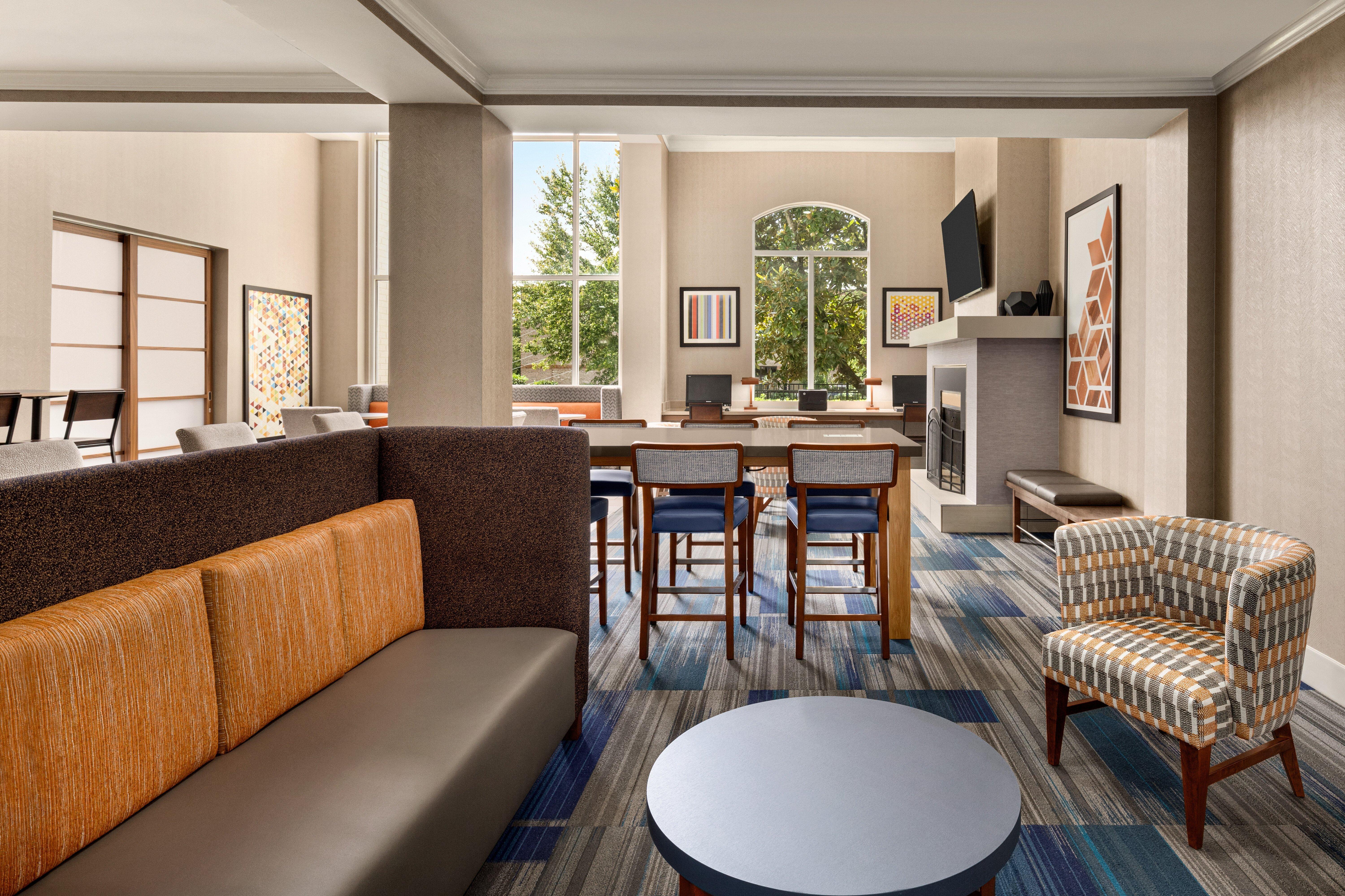 Holiday Inn Express Hotel & Suites Auburn - University Area By Ihg Exterior photo