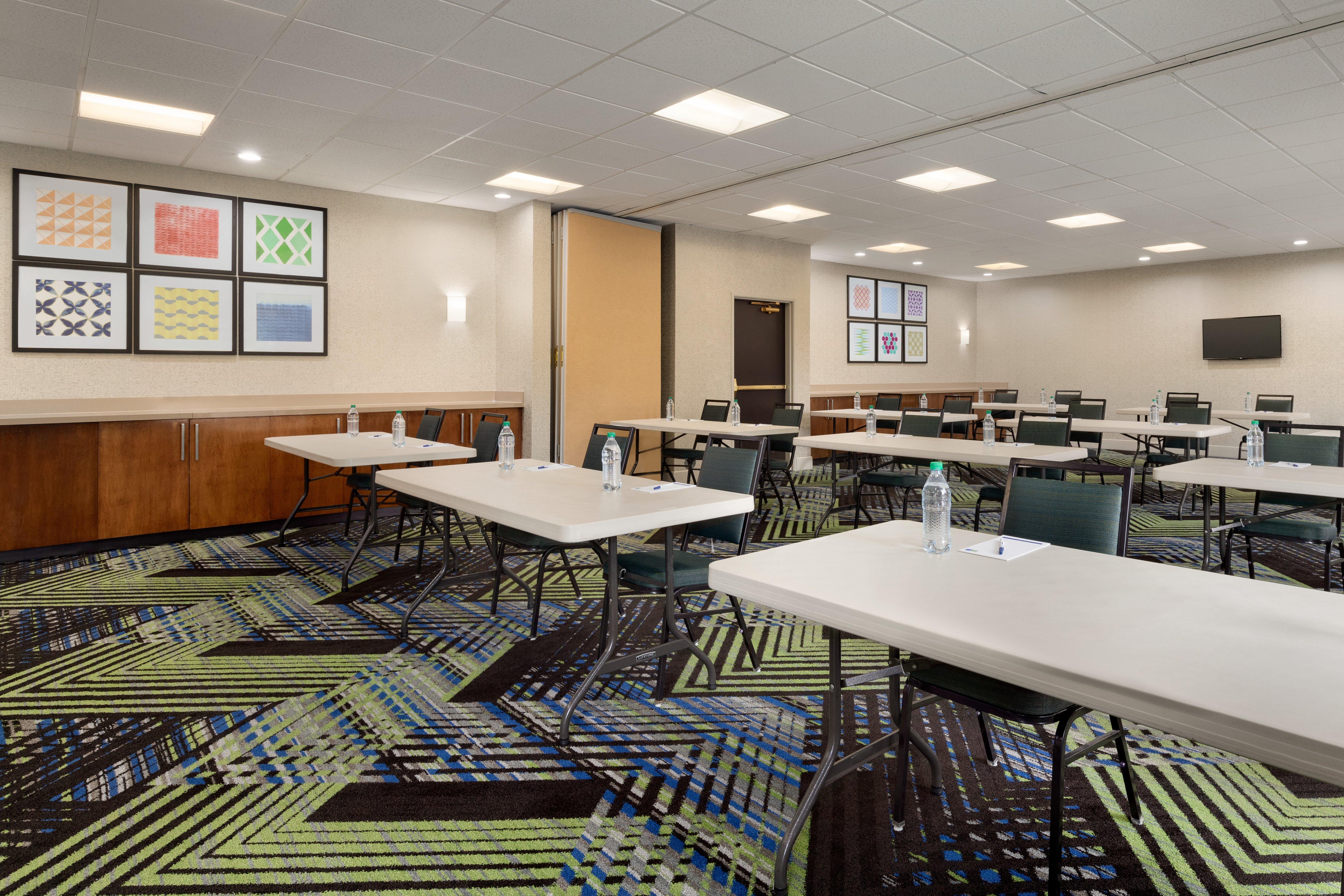 Holiday Inn Express Hotel & Suites Auburn - University Area By Ihg Exterior photo